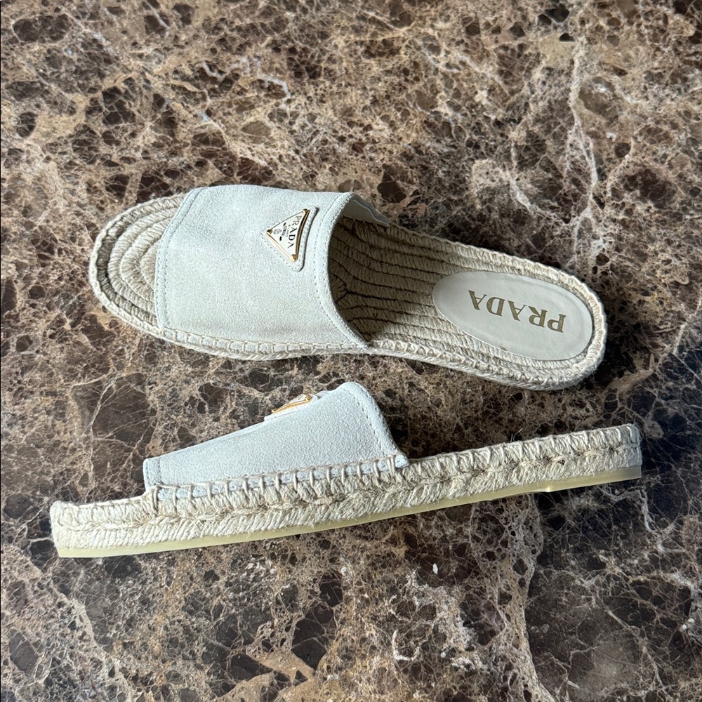 Prada suede light beige sandals flats slides gold gesso logo sz 40 - Picture 4 of 9